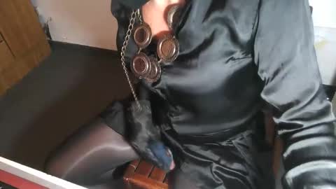 Sabrina online show from April 2026 08:33:01 PM