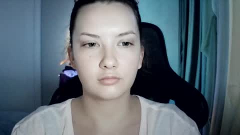 Snapshot of moodiemira chatting on June 2026 06:23:02 PM moodiemira online show from June 2026 06:23:02 PM