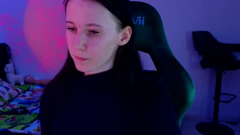 Lola online show from March 2025 06:00:01 PM