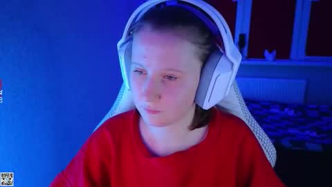 Lola online show from October 2025 03:35:02 PM