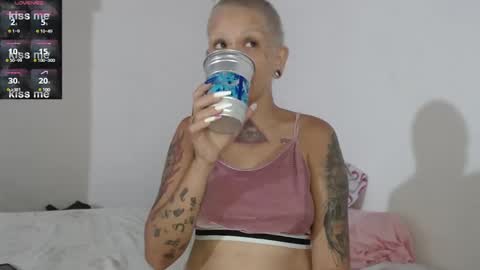 Snapshot of moon_cat85 chatting on January 2025 04:38:01 PM Luna online show from January 2025 04:38:01 PM