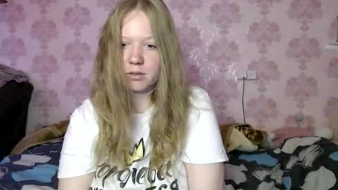 Snapshot of moon_linght000 chatting on June 2026 02:01:01 AM moon_linght000 online show from June 2026 02:01:01 AM