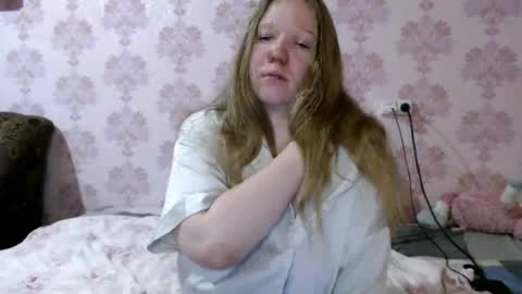 Snapshot of moon_linght000 chatting on June 2026 03:03:02 PM moon_linght000 online show from June 2026 03:03:02 PM