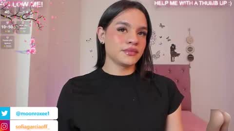 moon_roxee online show from November 2025 11:05:01 PM