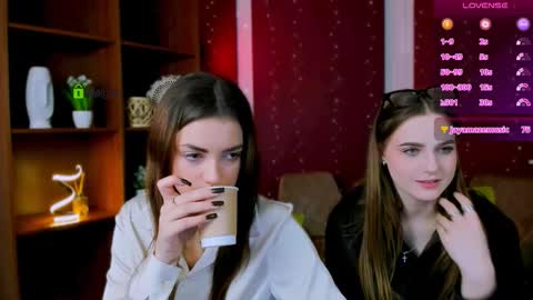 Snapshot of moon_shine25 chatting on November 2025 10:26:02 AM moon-shine25 online show from November 2025 10:26:02 AM