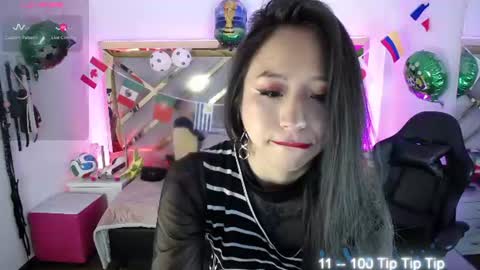 Snapshot of moon_water__ chatting on July 2026 10:52:02 AM Moon Water online show from July 2026 10:52:02 AM