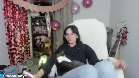 Snapshot of moonlady_ chatting on June 2026 02:58:02 AM MOON online show from June 2026 02:58:02 AM
