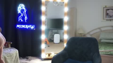 Snapshot of moonlight4u chatting on January 2025 04:39:02 AM Jane online show from January 2025 04:39:02 AM