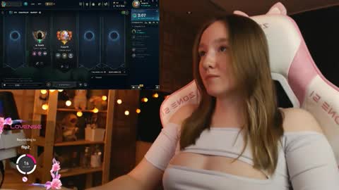 Katrin online show from October 2025 08:15:02 PM