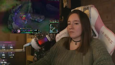 Snapshot of moonlish_siren chatting on May 2026 09:21:01 PM Katrin online show from May 2026 09:21:01 PM