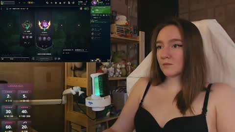 Snapshot of moonlish_siren chatting on July 2026 01:34:01 AM Katrin online show from July 2026 01:34:01 AM