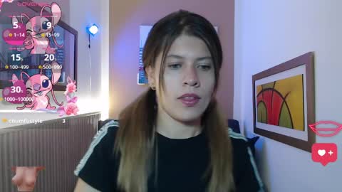 moonna_linnda online show from April 2026 01:44:01 PM