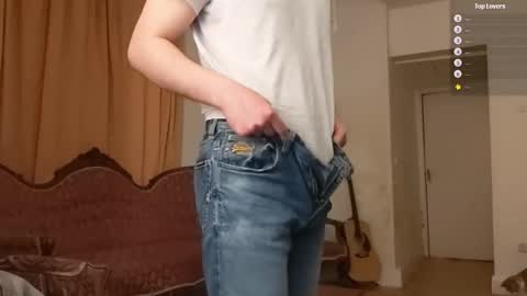 Moonsire online show from January 2025 12:42:01 AM