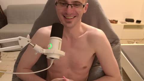 Moonsire online show from April 2026 07:48:01 PM