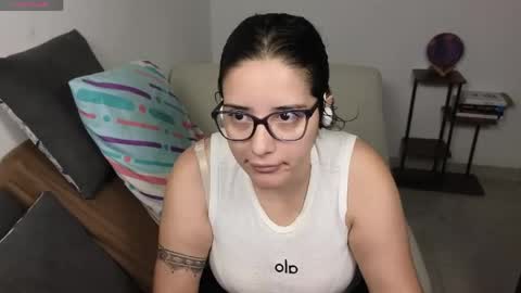Snapshot of moonwoman_ chatting on April 2026 04:54:01 AM Moon Woman online show from April 2026 04:54:01 AM