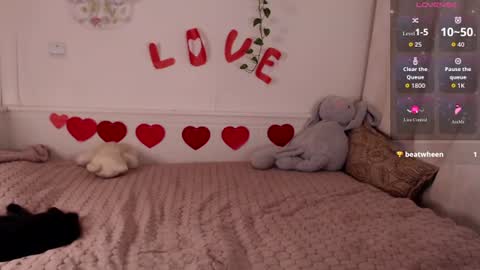 moore_alice online show from July 2026 08:07:01 PM