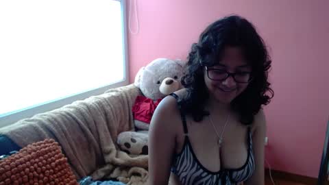 Snapshot of mora_haze chatting on December 2024 06:54:02 PM Mora Haze 3 online show from December 2024 06:54:02 PM