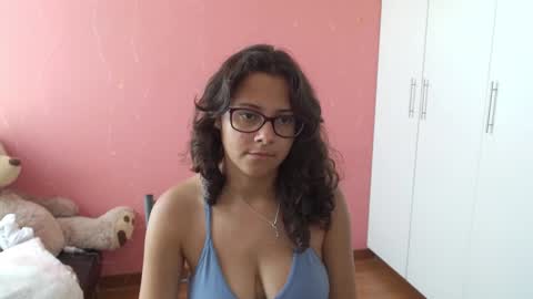 Snapshot of mora_haze chatting on January 2025 06:31:01 PM Mora Haze 3 online show from January 2025 06:31:01 PM