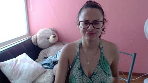 Snapshot of mora_haze chatting on February 2025 07:10:02 PM Mora Haze 3 online show from February 2025 07:10:02 PM