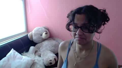 Snapshot of mora_haze chatting on February 2025 07:31:02 PM Mora Haze 3 online show from February 2025 07:31:02 PM