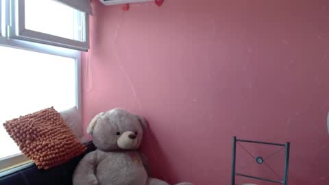 Snapshot of mora_haze chatting on February 2025 06:15:02 PM Mora Haze 3 online show from February 2025 06:15:02 PM