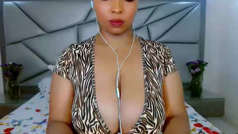 morenaglam_x online show from April 2026 04:18:01 PM