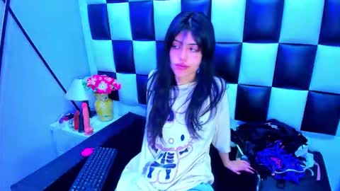 morganasmit_ online show from April 2026 01:53:01 PM
