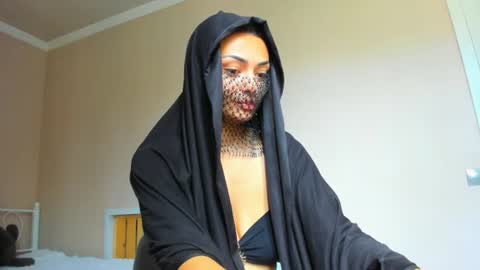 Snapshot of moroccan_diamond_ chatting on June 2026 07:33:02 AM Medina online show from June 2026 07:33:02 AM