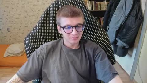 Snapshot of mortywithlove chatting on April 2026 07:33:01 AM Morty online show from April 2026 07:33:01 AM