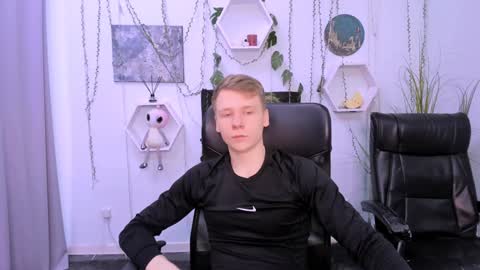 Welcome here online show from December 2024 08:07:01 PM