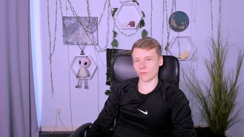 Welcome here online show from December 2024 02:20:02 AM