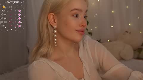 Snapshot of mother__of__dragons chatting on October 2025 03:47:02 PM Deni and Jett my weekly schedule online show from October 2025 03:47:02 PM