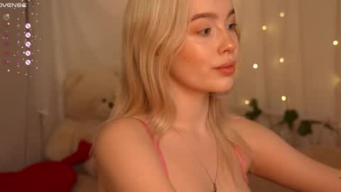 Snapshot of mother__of__dragons chatting on November 2025 08:38:02 PM Deni and Jett my weekly schedule online show from November 2025 08:38:02 PM