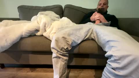 Snapshot of mouillelenos chatting on December 2024 02:11:01 PM CamO online show from December 2024 02:11:01 PM