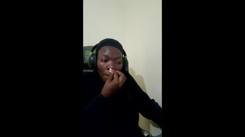 Mouthymiss online show from December 2025 07:21:01 PM