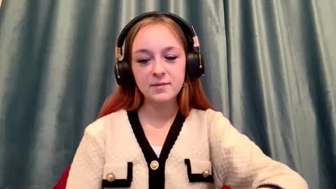 Snapshot of mozelleberendt chatting on October 2025 02:34:01 PM Jenny online show from October 2025 02:34:01 PM