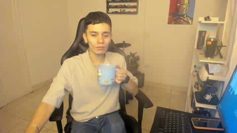 Snapshot of mr_andresr chatting on February 2025 02:17:02 AM Andy online show from February 2025 02:17:02 AM