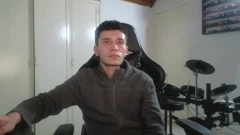 Snapshot of mr_andresr chatting on September 2025 03:32:02 AM Andy online show from September 2025 03:32:02 AM