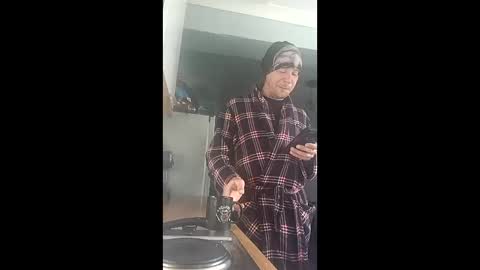 mr_i_ online show from December 2025 11:06:02 AM