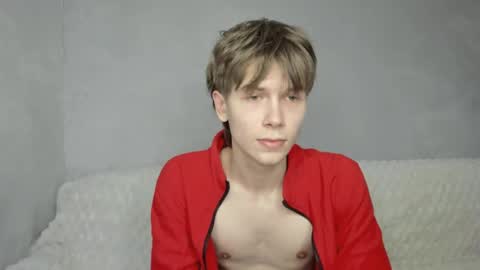 Snapshot of mr_makentoshi chatting on May 2026 10:06:02 PM Makentoshi online show from May 2026 10:06:02 PM