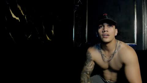 mr_maximo online show from November 2025 02:58:01 AM