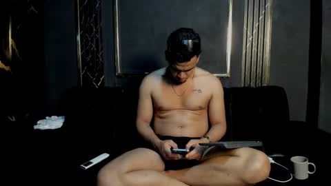 mr_maximo online show from November 2025 08:39:02 AM