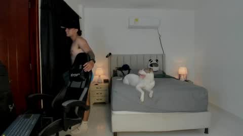 Snapshot of mr_maximo chatting on May 2026 05:03:02 AM mr_maximo online show from May 2026 05:03:02 AM