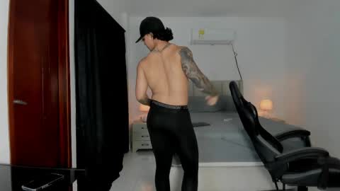 Snapshot of mr_maximo chatting on May 2026 05:26:02 AM mr_maximo online show from May 2026 05:26:02 AM