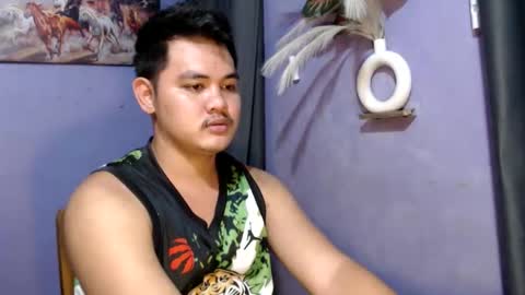 Snapshot of mr_olivercummerx chatting on April 2026 04:46:01 AM mr_olivercummerx online show from April 2026 04:46:01 AM