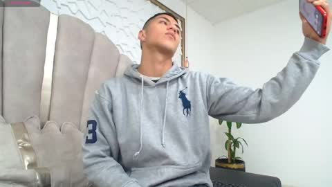 Snapshot of mr_porn_9 chatting on April 2026 04:04:02 PM Mr Porn online show from April 2026 04:04:02 PM