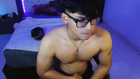 Snapshot of mr_yisuz chatting on June 2026 12:11:01 PM yisuz online show from June 2026 12:11:01 PM