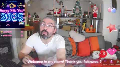 Snapshot of mrandmrsswetness84 chatting on January 2025 01:58:02 PM MrAndMrsSwetness84 online show from January 2025 01:58:02 PM