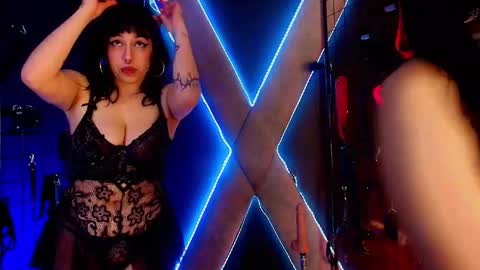mranii_queen_bdsm_ online show from November 2025 03:18:02 AM