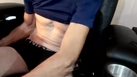 Snapshot of mrbiggirth69 chatting on April 2026 09:18:01 AM mrbiggirth69 online show from April 2026 09:18:01 AM